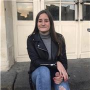 Étudiante titulaire d’un bac S pouvant enseigné les maths